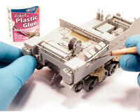 Deluxe Roket Plastic glue - 30ml