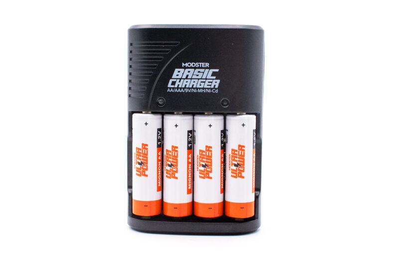Ladegerät AC Modster - Charger AA inkl. Modster - Ultra Power AA Mignon 2200mAh NiMH