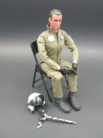 Jet Pilot Ganzkörper mit grüner Uniform 300 x...