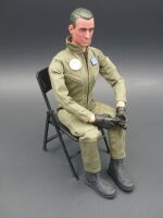 Jet Pilot Ganzkörper mit grüner Uniform 300 x 95 mm - 1:6