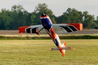 ExtremeFlight - 67" Extra 260 orange/weiß - 1700mm