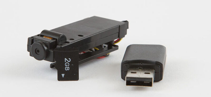 Ares - Camera 2GB MicroSD Card and USB Card Reader: Ethos QX 130 (AZSH1322)