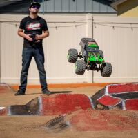 LMT 2.0 Grave Digger 4X4 Solid Axle Brushless Monster Truck RTR Green - 1:8