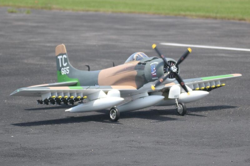 Seagull - Skyraider A-1 2,18m (Electric retracts) Military (SEALH348CamoG)