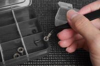 Koswork - Bent Tweezers 1.5mm Thick Version (KOS13226)