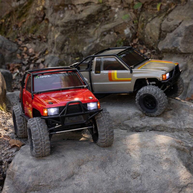 Axial - 1/10 SCX10 III 1987 Toyota SR5 4X4 RTR Brushed Rock Crawler Red (AXI-2062T2)