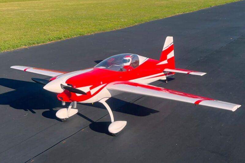 ExtremeFlight - 104" Extra NG V3 – Rot/Weiß 2,64 m (EFA412V3RW)